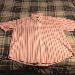 Short sleeve casual button down shirt